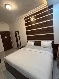 Cozy Apartment with Modern amenities - 6