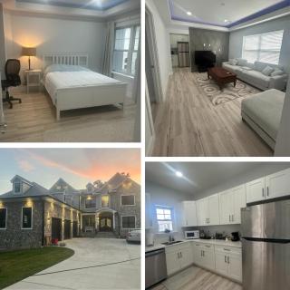 Entire Guest Suite w Elevator - private and Independant - 0