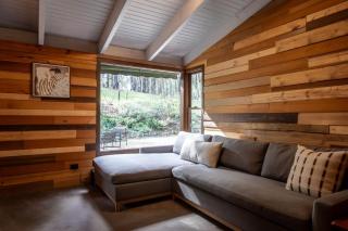 Ecco Red Hill Retreat - Luxe Rural Escape with Tennis Court - 5