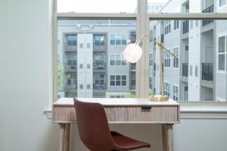 Lux 2BR w Gym Pool sleep 6 in Assembly Square - 5