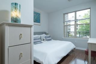 Central 1-BR Condo Assembly Row Gym & Pool Sleep 5 - 8