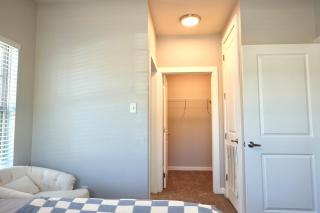 Trenton Sky Suite, Comfort, Pool, Gym, Gated Access - 7