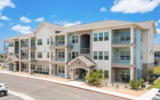 Trenton Sky Suite, Comfort, Pool, Gym, Gated Access - 6