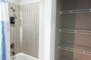 Trenton Sky Suite, Comfort, Pool, Gym, Gated Access - 3