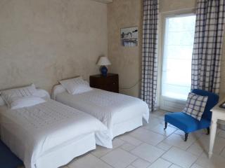 Gîte spacieux avec cheminée et animaux admis - FR-1-496-31 - 1