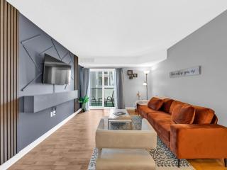 Rare find by the Riverside - 6