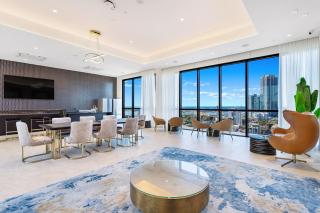 Modern and Stunning City Views in Southport - 4