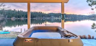 Lakefront Villa with 180 degree view private dock and boats - 5