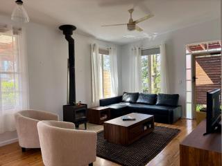 Seabreeze Cottage Cosy Couples Retreat Stay by the Beach - 6