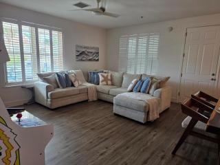 Lighthouse Beach Retreat - 9