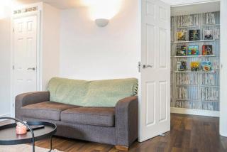 Central 2-Bed, 2-Bath Apartment - 6