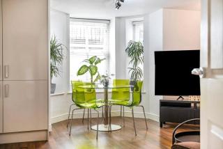 Central 2-Bed, 2-Bath Apartment - 5