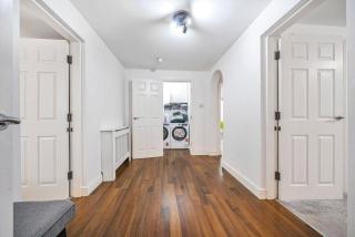 Central 2-Bed, 2-Bath Apartment - 4