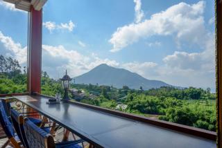 Urbanview Hotel Mountain Palace Kopeng - 3