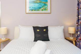 Quiet Retreat Close to City Centre and Lake - Hosted by Canstay - 1