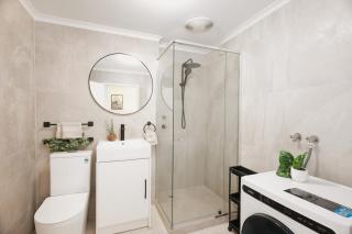 Sunny Stay Near Flinders & CBD - 8