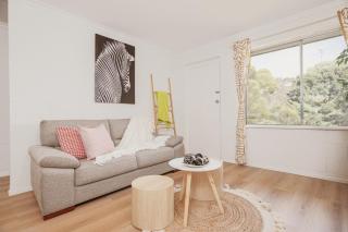 Sunny Stay Near Flinders & CBD - 6