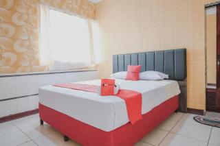 RedDoorz Plus near Istana Maimun Medan - 0