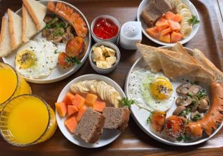 The Garden Grove Villa - 9