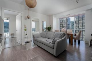 3BR Skyline Condo - By CN Tower & MTCC & Free Parking - 4