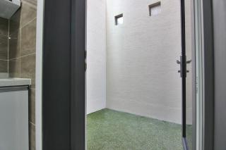 42 Share Ewha Hall - 2