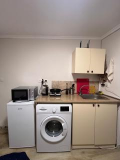 Private studio with a beautiful garden - 6