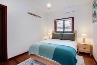 Scenic Hideaway - Entire Cottage - 8