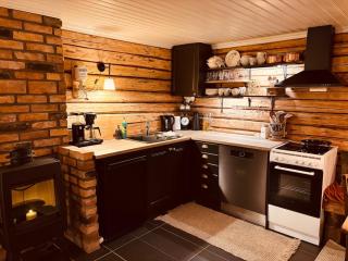 1850 Old Farmhouse Retreat with jacuzzi and sauna - 6