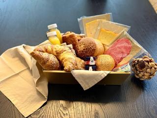 Aurora City Apartment - 8