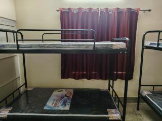 Urban Ladies Hostel at Chinar Park - 3