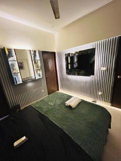 Modern 2BR Studio Apartment In DHA Phase 6 - 4