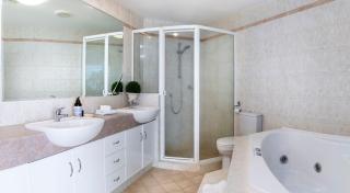 Panoramic Ocean Views, Fantastic Facilities! - 4