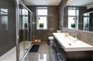 Modern 4 Bedroom Detached House Close to Manchester City - 7