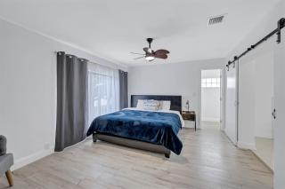 Trendy Waterfront Pool Home Beach Casino Airport - 5