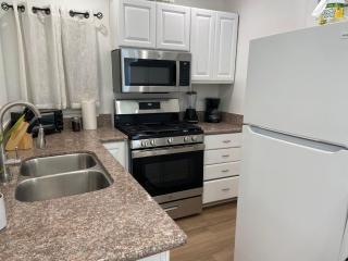 Two bedroom private guesthouse in great location Close to Melrose Hollywood sign and attractions - 2