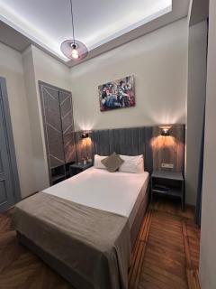 Poly Point Boutique - 3