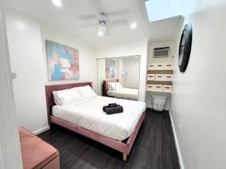 Two bedroom private guesthouse in great location Close to Melrose Hollywood sign and attractions - 8