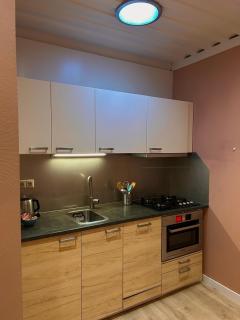 Tiny-House van zeecontainers bij het bos - 4