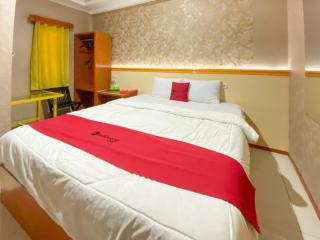 RedDoorz at The Canal Homestay Probolinggo - 3