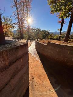 Ridgetop Hideaway 12-Guest Oasis with Hot Tub & Epic Views Near Winery Tours & Trails - Pets are allowed by request - 2