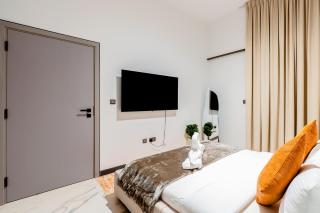Luxurious 1BR Retreat in MAG City Dubai - 9
