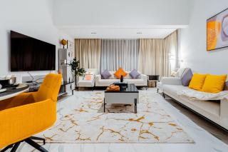 Luxurious 1BR Retreat in MAG City Dubai - 8