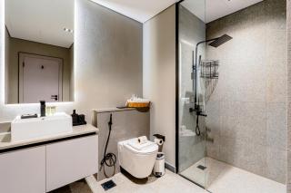 Luxurious 1BR Retreat in MAG City Dubai - 5