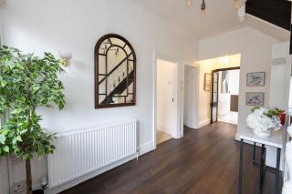 Modern 4 Bedroom Victorian Property Private Detached Close to Manchester City - 0