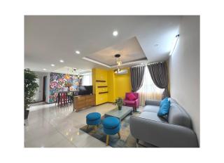 Chillax Apartment - Cozy 3-Bedroom City View Home at Tower, District 1 - 0