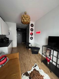 Wyjątkowy apartament z prysznicem pośrodku na wyjątkowe wieczory - 6