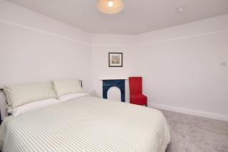 Earlham House Detached 3 bedroom with ample private parking - 6