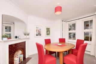 Earlham House Detached 3 bedroom with ample private parking - 3