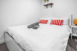 Central Location NSW 3 Bedroom Apartment with Balcony - Sydney - 1