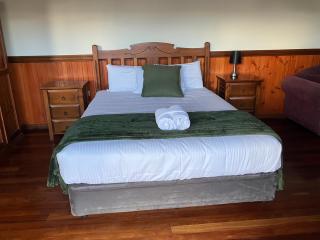 Highlander Van Village - 9